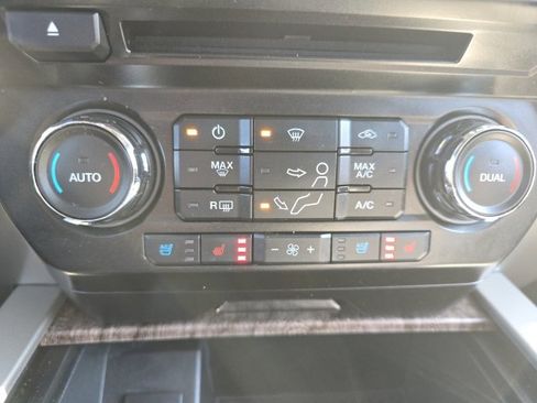 Used 2017 Ford F250 Lariat w/ Lariat Value Package image 18