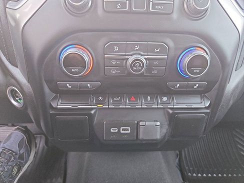 Used 2022 Chevrolet Silverado 1500 LT image 24