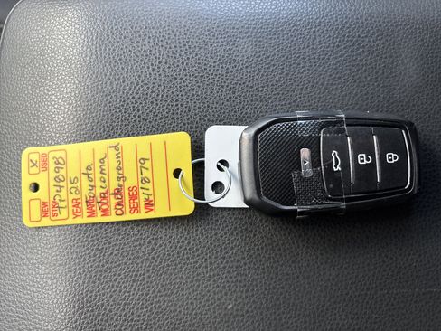 Certified 2025 Toyota Tacoma TRD Off-Road AWD/4WD image 27