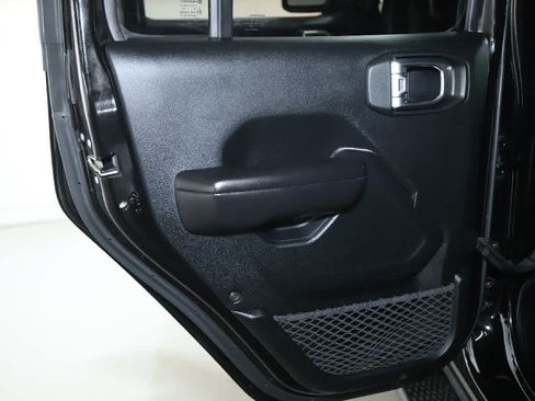 Used 2018 Jeep Wrangler Unlimited Sport S AWD/4WD image 13