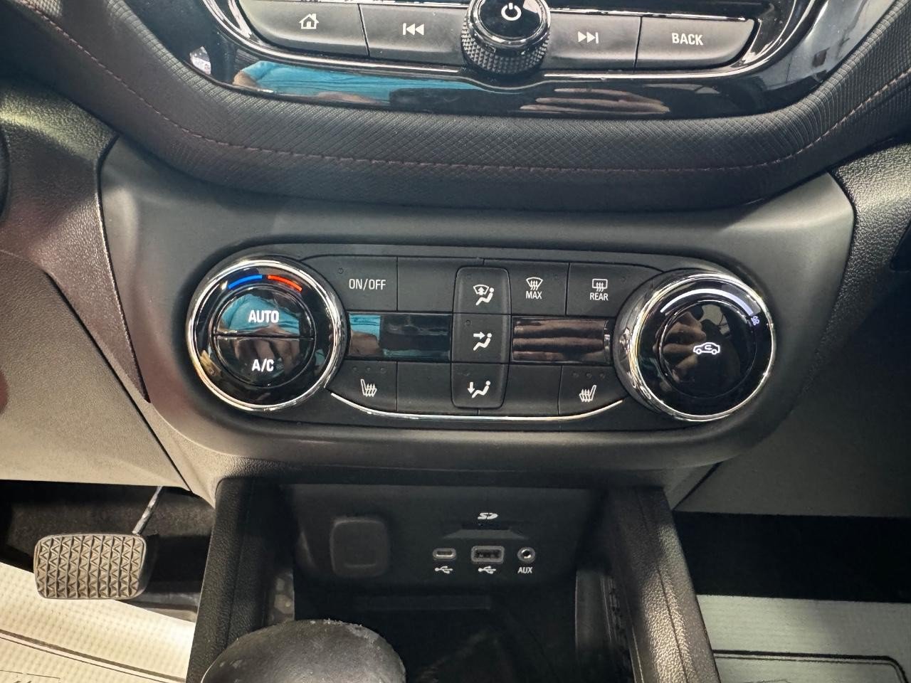 Used 2021 Chevrolet TrailBlazer RS w/ Sun and Liftgate Package FWD image 21