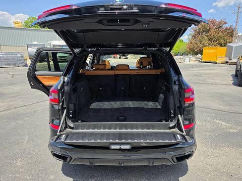 Used 2022 BMW X5 M50i AWD/4WD image 25