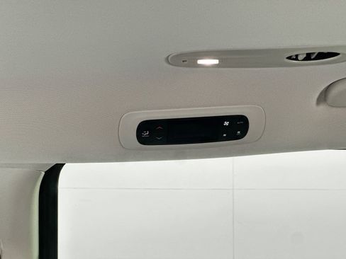 Used 2022 Chrysler Pacifica Touring-L FWD image 24