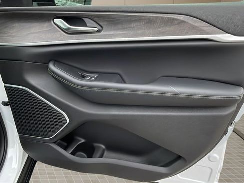 New 2026 Jeep Grand Cherokee L Limited image 38