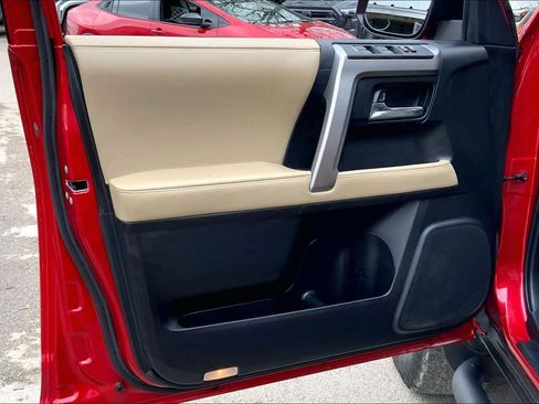 Used 2022 Toyota 4Runner SR5 Premium w/ Moonroof Package image 21