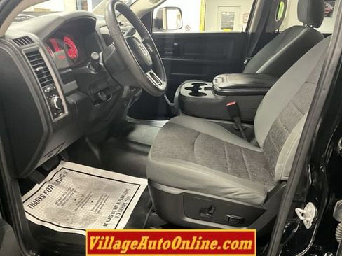 Used 2017 RAM 1500 4x4 Crew Cab image 12