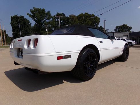 Used 1992 Chevrolet Corvette Convertible RWD image 26