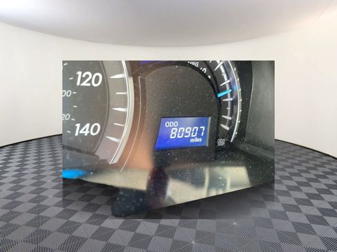 Used 2014 Toyota Camry XLE FWD image 3