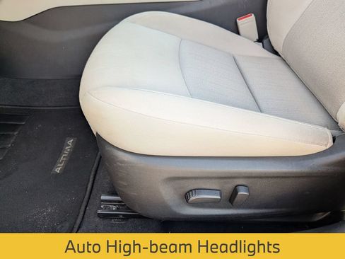 Used 2025 Nissan Altima 2.5 SV FWD image 16