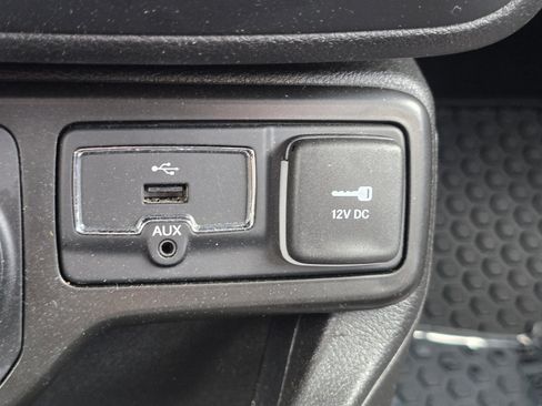 Used 2023 Jeep Renegade Latitude w/ Premium Group AWD/4WD image 28