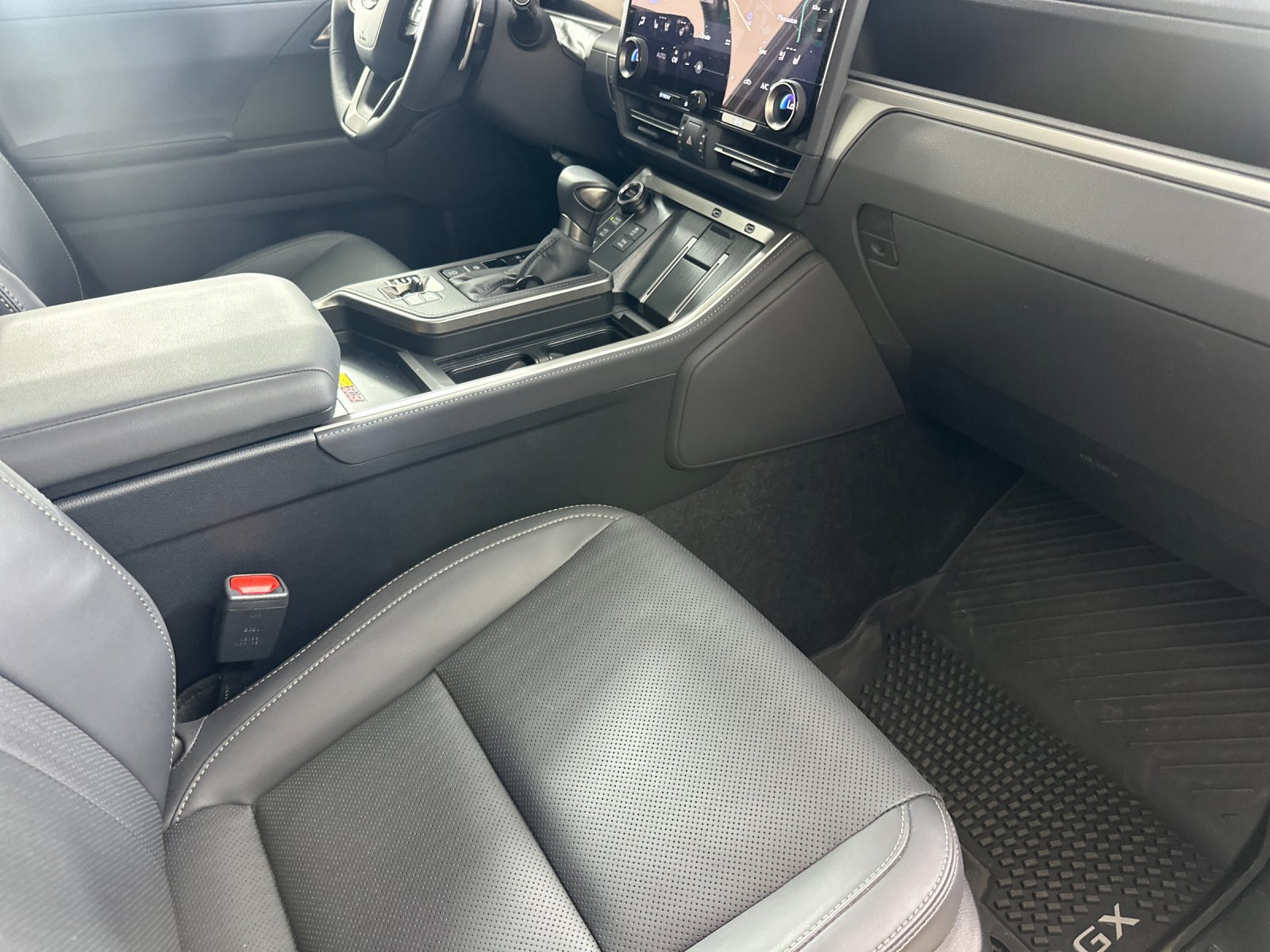 Used 2026 Lexus GX 550 AWD/4WD image 16