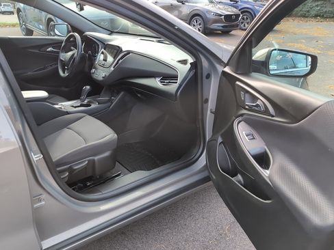 Used 2018 Chevrolet Malibu LT w/ Driver Confidence Package image 49
