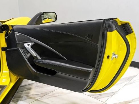 Used 2015 Chevrolet Corvette Stingray Coupe RWD image 31