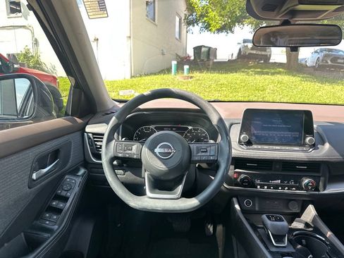 Used 2023 Nissan Rogue SV AWD/4WD image 19
