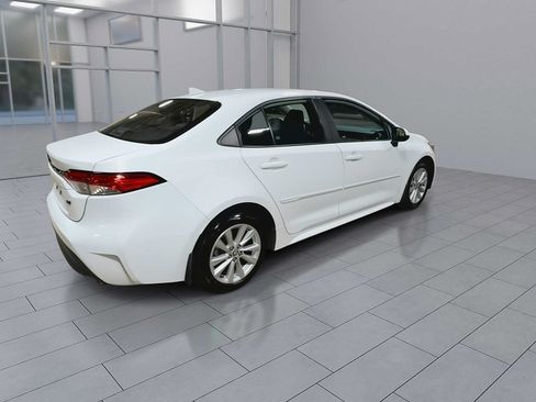 Used 2024 Toyota Corolla LE w/ LE Convenience Package FWD image 9