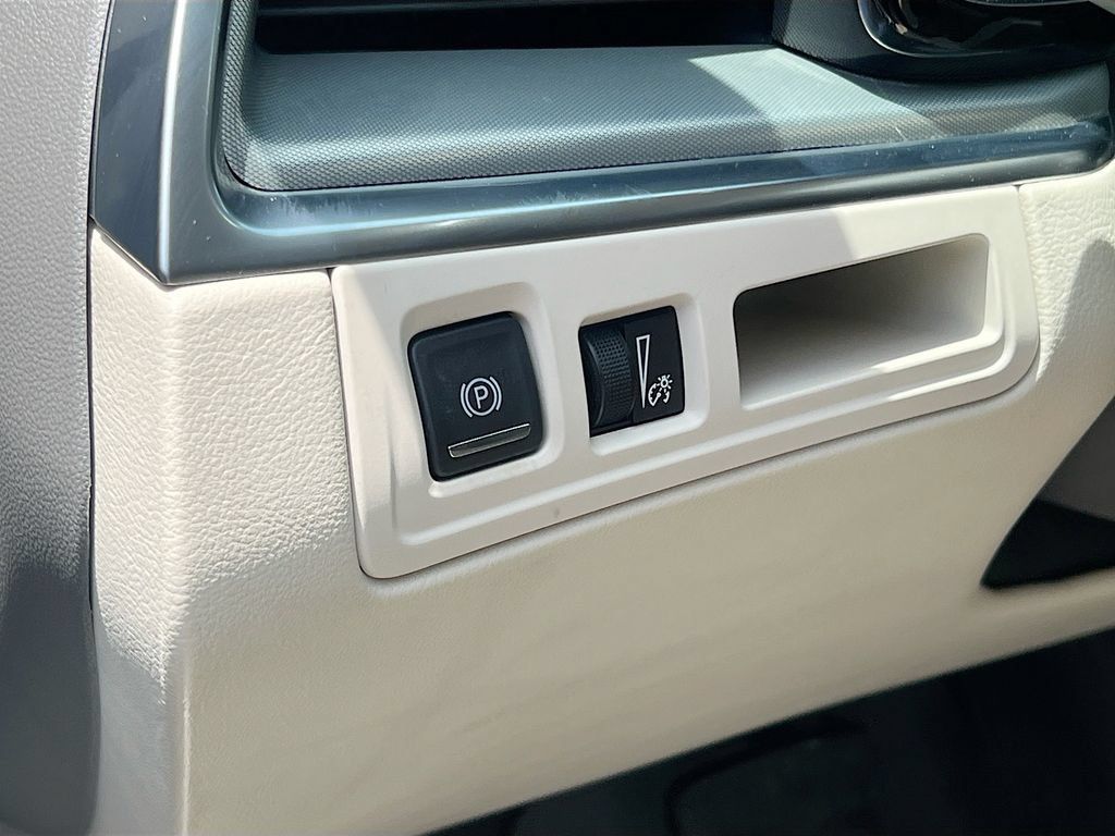 Used 2023 Cadillac XT5 Premium Luxury FWD image 10