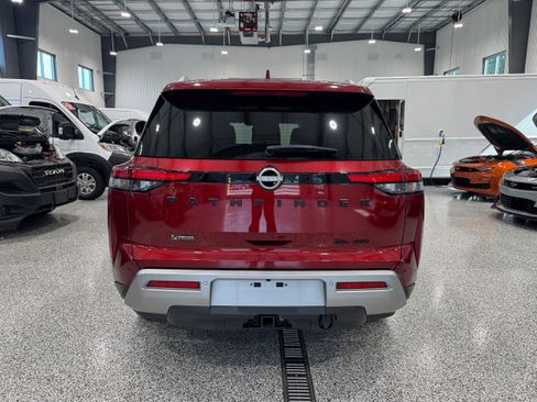 Used 2024 Nissan Pathfinder SL w/ SL Premium Package AWD/4WD image 7