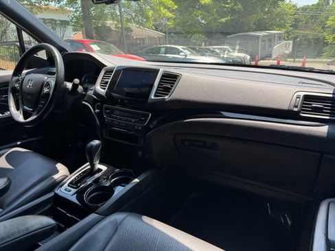 Used 2017 Honda Ridgeline Black Edition image 14