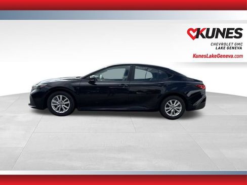 Used 2025 Toyota Camry LE FWD image 10