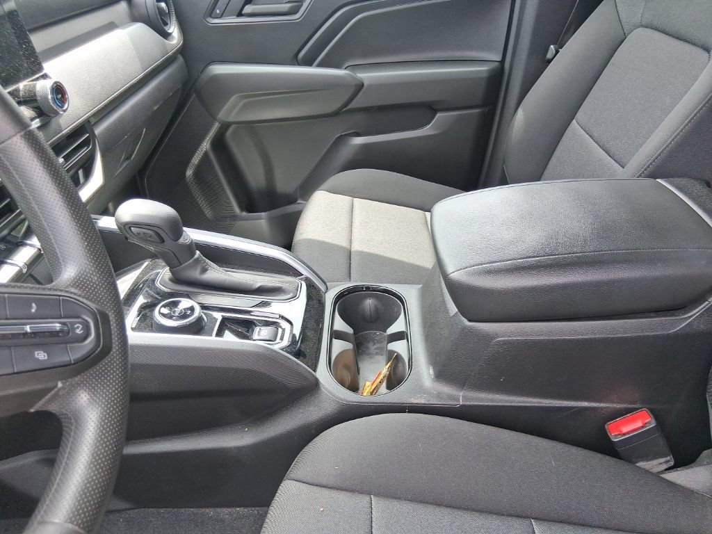 Used 2024 Chevrolet Colorado Trail Boss AWD/4WD image 8