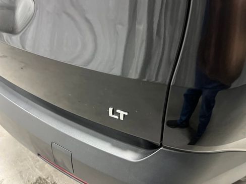 Used 2023 Chevrolet Traverse LT image 19