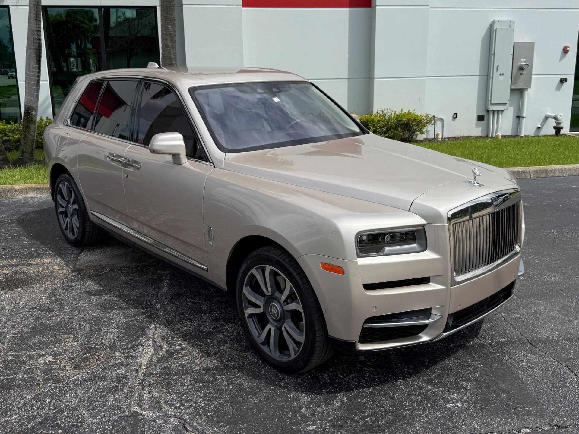 Used 2020 Rolls-Royce Cullinan AWD/4WD image 6