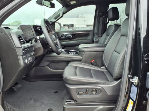 Used 2026 Chevrolet Tahoe Z71 w/ Comfort Package AWD/4WD image 17