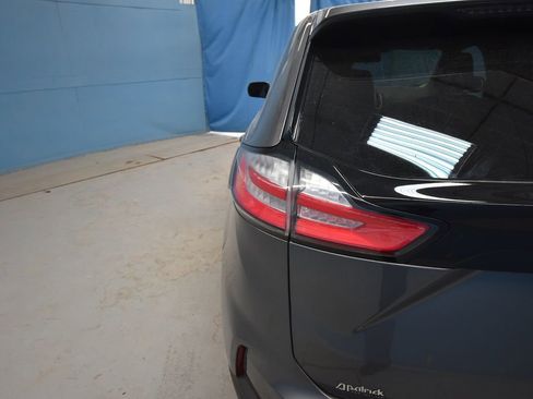 Used 2024 Ford Edge SE image 38