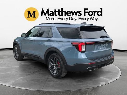 Used 2026 Ford Explorer ST-Line w/ ST-Line Street Pack AWD/4WD image 3