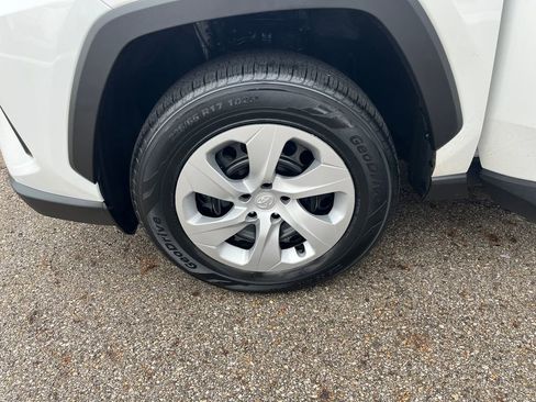 Certified 2023 Toyota RAV4 LE image 28