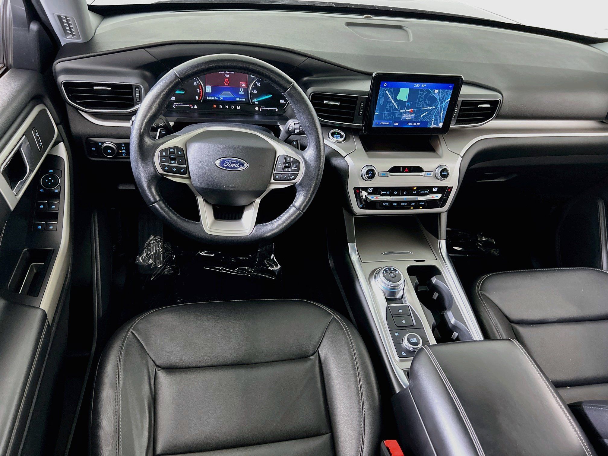 Used 2020 Ford Explorer XLT w/ Equipment Group 202A AWD/4WD image 23