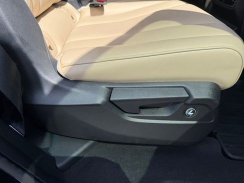 Used 2025 Acura MDX w/ Technology Package image 38