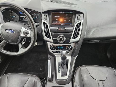 Used 2013 Ford Focus SE FWD image 16