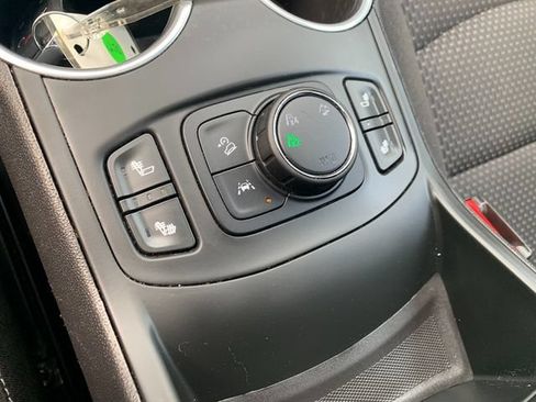 Used 2022 GMC Terrain SLE w/ Driver Convenience Package AWD/4WD image 22