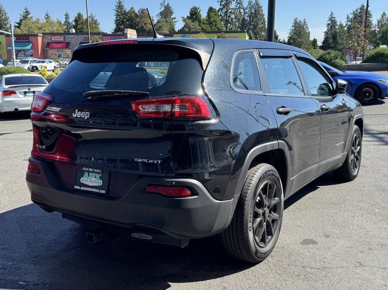 Used 2015 Jeep Cherokee Sport AWD/4WD image 8