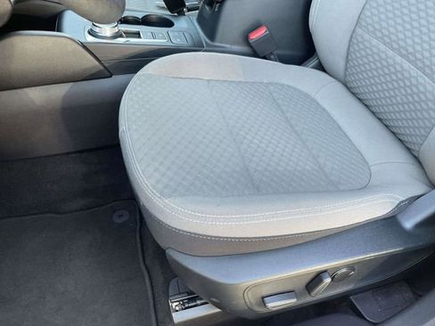 Certified 2022 Ford Escape SE w/ SE Sport Appearance Package FWD image 8