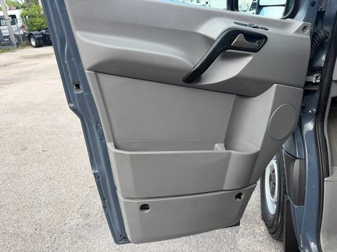 Used 2018 Mercedes-Benz Sprinter 2500 image 12