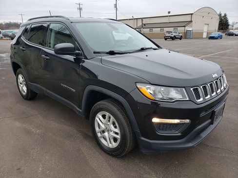 Used 2018 Jeep Compass Sport image 2