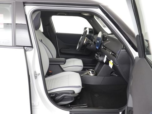 New 2026 MINI Cooper 4-Door Hardtop FWD image 19