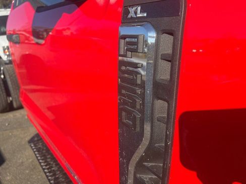 New 2025 Ford F550 4x4 Regular Cab Super Duty image 10