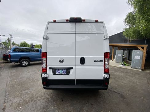 Used 2026 RAM ProMaster 2500 w/ Convenience Group FWD image 5