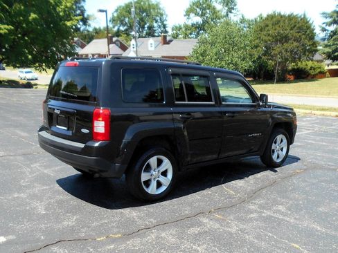 Used 2011 Jeep Patriot Latitude AWD/4WD image 6