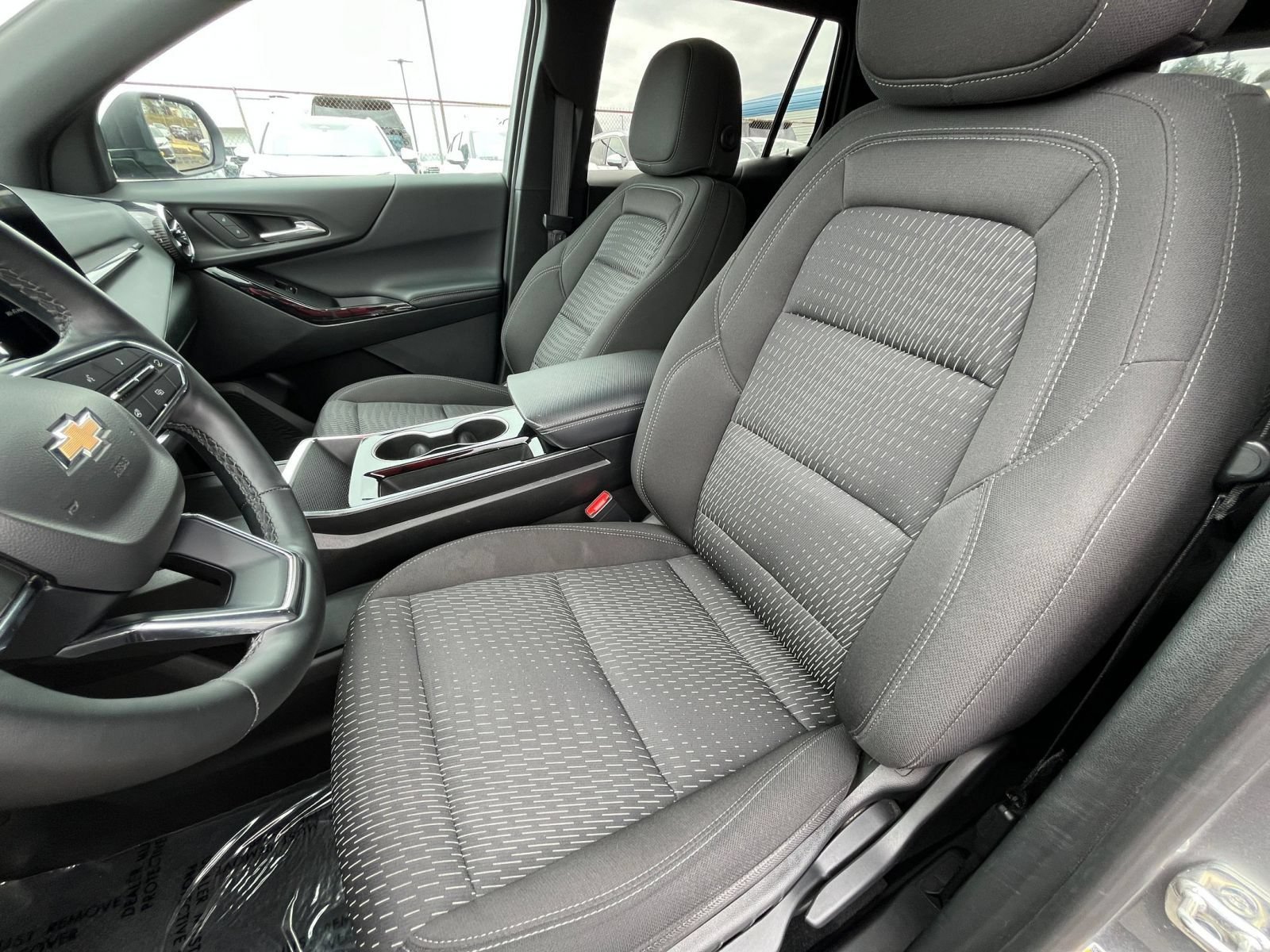 Used 2025 Chevrolet Equinox LT FWD image 36