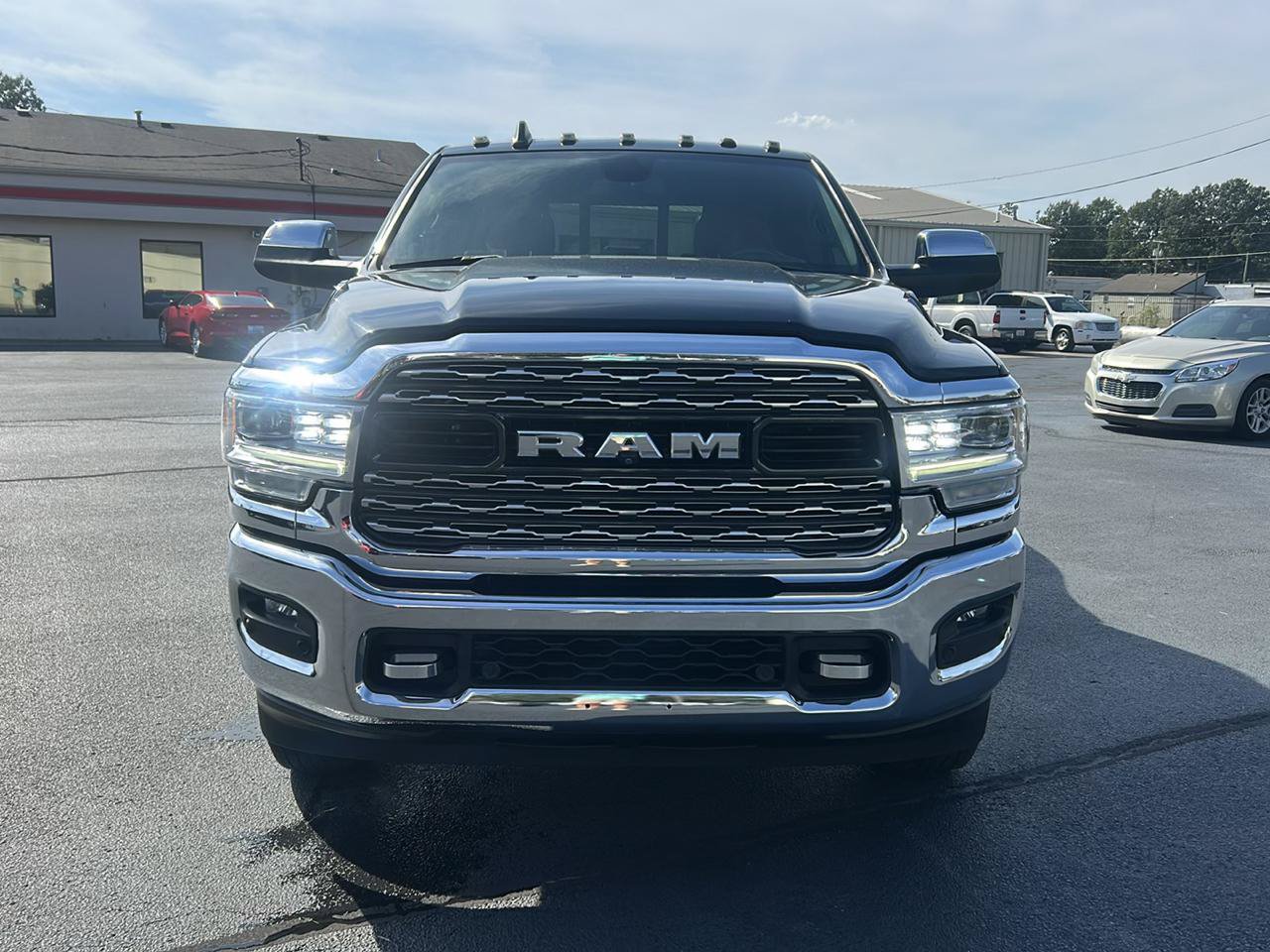 Used 2022 RAM 3500 Limited w/ Towing Technology Group AWD/4WD image 2