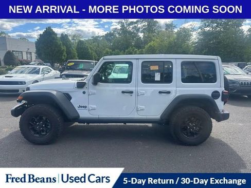 Used 2024 Jeep Wrangler Unlimited AWD/4WD image 7