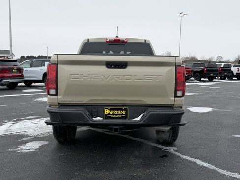 Used 2024 Chevrolet Colorado Trail Boss w/ Technology Package image 7