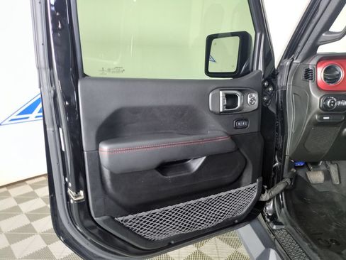 Used 2021 Jeep Gladiator Rubicon AWD/4WD image 12