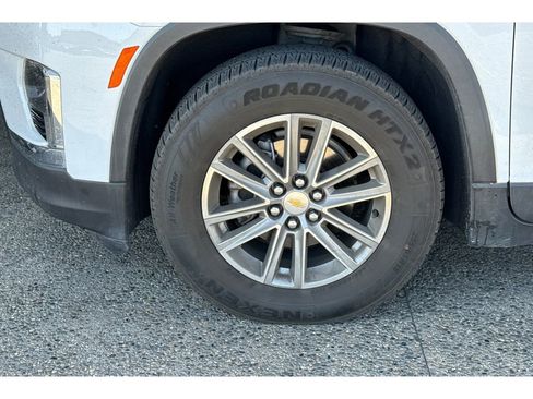 Used 2023 Chevrolet Traverse LT image 6
