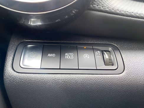 Used 2025 Chevrolet Equinox LT AWD/4WD image 15