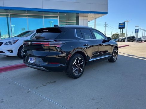 Used 2025 Chevrolet Equinox EV LT w/ Convenience Package image 5